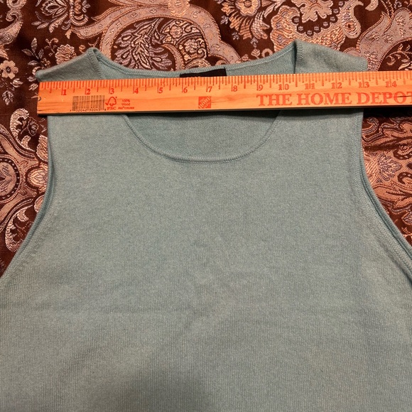 Sweater - Picture 5 of 6